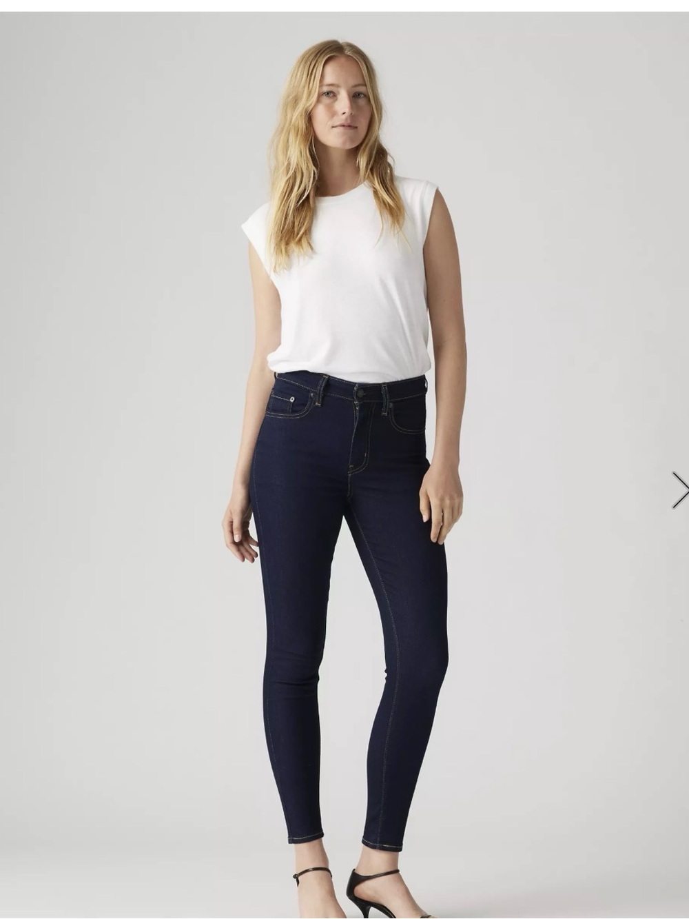 Levi's Women's Skinny Jeans in Dark Indigo